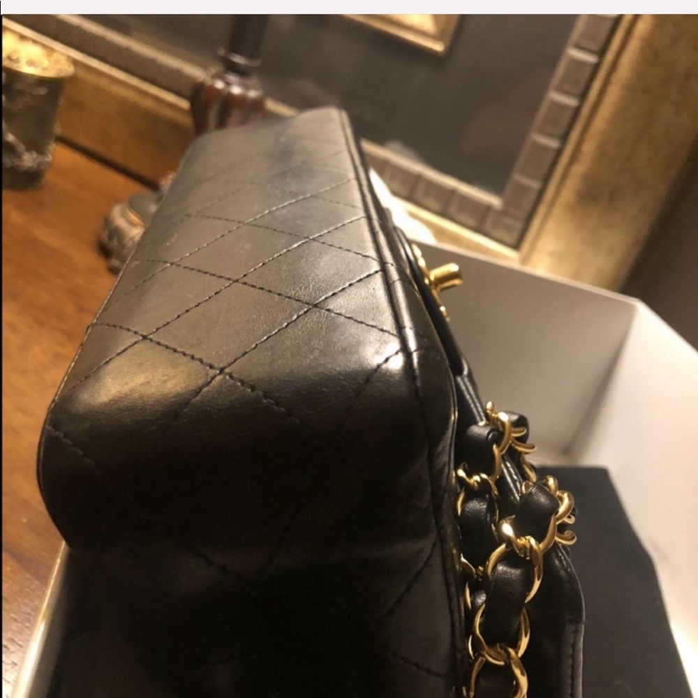 Extra Photos for listed Chanel bag - Picture 1 of 4